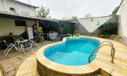 Casa com 3 dormitórios à venda, 165 m² por R$ 810.000 - Vila Valqueire - Rio de Janeiro/RJ