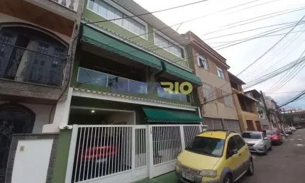 Casa com 3 quartos, terraço e 2 vagas – intendente magalhães – r$ 700 mil