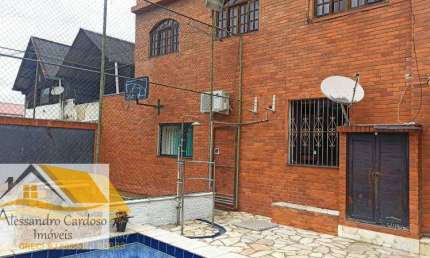 Vendo casa de alto padrão com piscina e sauna no Centro de Friburgo