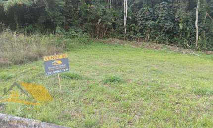 Vendo terreno com 360 mts², totalmente plano em Amparo