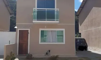 Vendo Casa em Amparo (Barroso), com Excelente Quintal