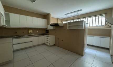Excelente apartmento com 215 metros à venda em ótima localização- Meireles