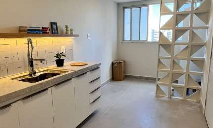 Ótima oportunidade de comprar seu apartamento todo reformado com 03 quartos no Papicú