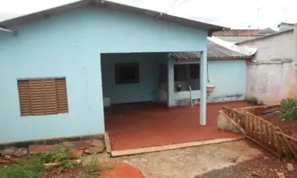 Casa com 3 quartos  à venda, 50.00 m2 por R$250000.00  - California - Londrina/PR