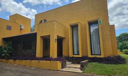 Casa com 3 quartos  para alugar, 400.00 m2 por R$9000.00  - Recanto Do Salto - Londrina/PR