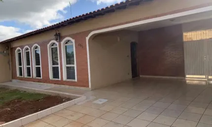 Casa com 6 quartos  à venda, 300.00 m2 por R$900000.00  - Champagnat - Londrina/PR