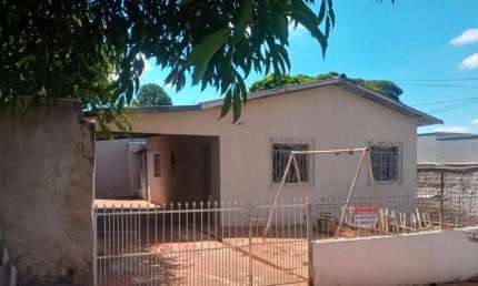 Casa com 3 quartos  à venda, 91.00 m2 por R$190000.00  - Vila Brasil - Arapongas/PR
