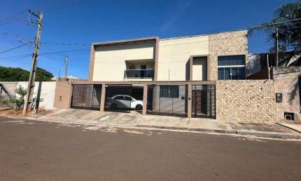 Casa com 3 quartos  à venda, 400.00 m2 por R$950000.00  - Centro - Cornelio Procopio/PR