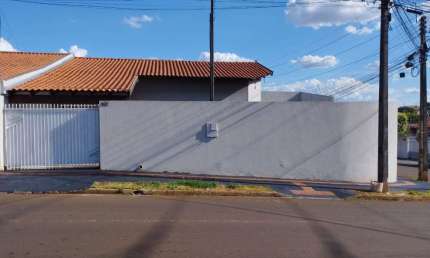 Casa com 3 quartos  à venda, 84.27 m2 por R$300000.00  - Jardim Ltaparica - Londrina/PR