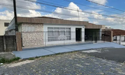 Casa com 4 quartos à venda na Rua Tobias Monteiro, 85, Centro, Ponta Grossa, 126 m2 por R$ 480.000