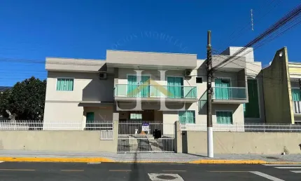 A Casa dos Seus Sonhos no Centro de Piçarras: Espaço, Conforto e Qualidade de Vida
