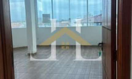 Sala Comercial no Centro de Balneário Piçarras por R$3.000
