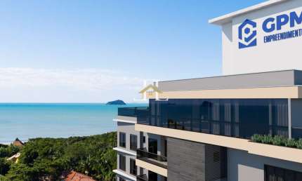 A 200m da praia em Balneário Piçarras SC (veja tour virtual)
