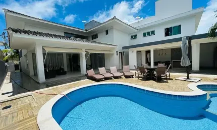 Casa de Condomínio 4/4 à venda no estilo Porteira Fechada
