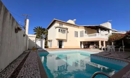Casa à venda no bairro Vilas do Atlantico em Lauro de Freitas/BA