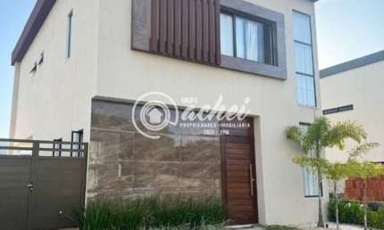 Casa nascente à venda no Condomínio Villa Florença no Recreio Ipitanga