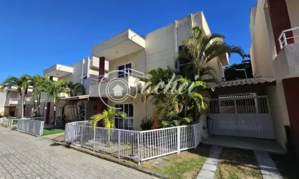 Casa de Condomínio 4/4 nascente para locação em Buraquinho