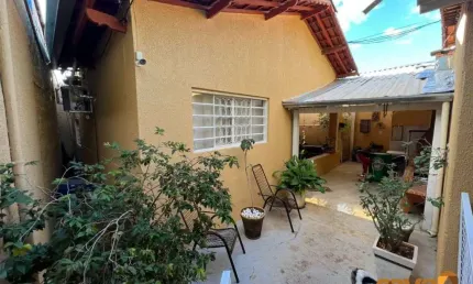 Casa com 4 quartos à venda na Rua Flemington, 10, Jardim América, Goiânia por R$ 610.000