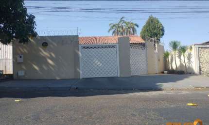 Casa com 4 quartos à venda na C 179, 100, Jardim América, Goiânia por R$ 1.310.000