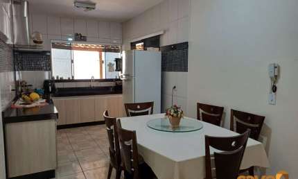 Casa com 3 quartos à venda na das Acácias, 54, Setor Goiânia 2, Goiânia por R$ 520.000