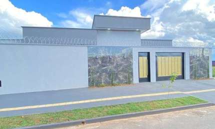 Casa com 3 quartos à venda na Presidente Roosevelt, 3, Parque Alvorada, Senador Canedo por R$ 750.000