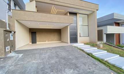 Casa em condomínio fechado com 3 quartos à venda na Lírio-do-Vento, 50, Jardins Nápoles, Senador Canedo por R$ 1.800.000