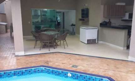 Casa em condomínio fechado com 3 quartos à venda na Das Hortênsias Qd 04 Lt 32, 32, Jardins Lisboa, Goiânia por R$ 1.650.000