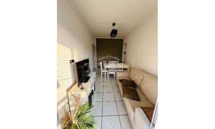 Amplo Apartamento c/2 dormitórios, Predio frente mar , bairro ocian , Praia Grande SP.