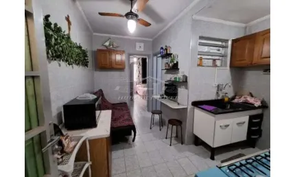 KITÃO DIVIDIDO ,  LOCALIZADO NO BAIRRO BOQUEIRAO, 160M  DA PRAIA, 1º ANDAR