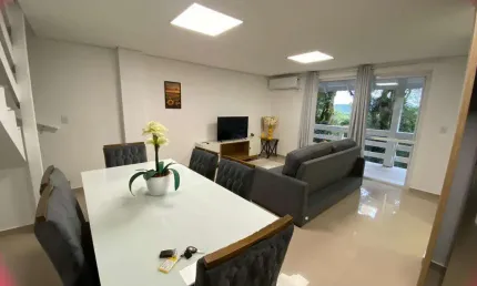 Casa Geminada completa com 2 suítes e vista para área verde em condomínio fechado