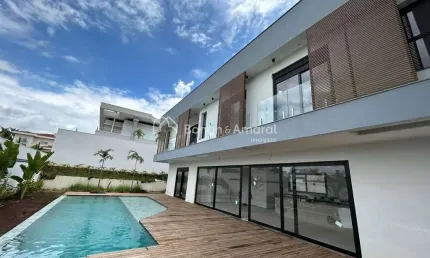 Linda casa de alto padrão com sofisticação e elegância no Condomínio Mont Blanc