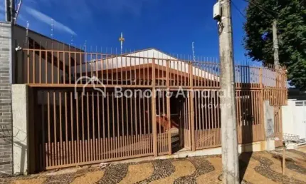 Casa com 3 Quartos e 2 banheiros à Venda, 239 m² Jd. Chapadão