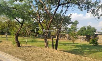 Terreno com 332 m² à venda no Condomínio Real Park Sumaré