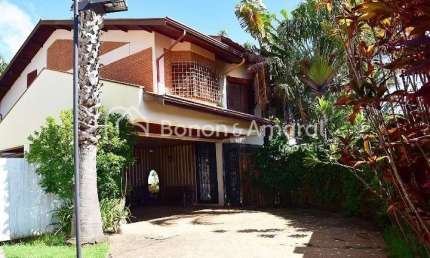 Casa de condomínio com 3 suítes e 463 m² no Arboreto dos Jequitibás.