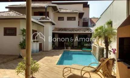 Elegante sobrado à venda, com 317m² de área construída, na região do Alto Taquaral
