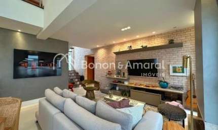 Linda Casa à venda no Taquaral, com 189m² de área construída, porteira fechada