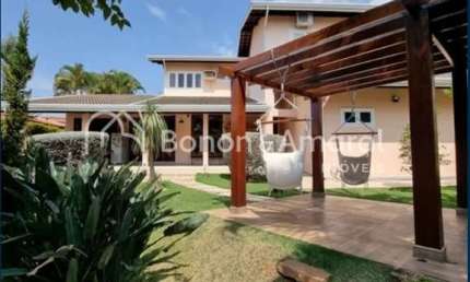 Casa de Condomínio com 4 Quartos e 5 banheiros, 4 vagas de garagem à Venda