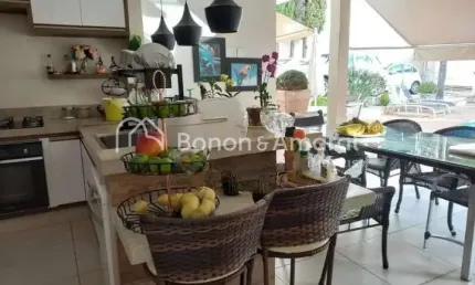 Casa estilo sobrado com 263m² de área construída, 3 quartos no Parque Alto Taquaral