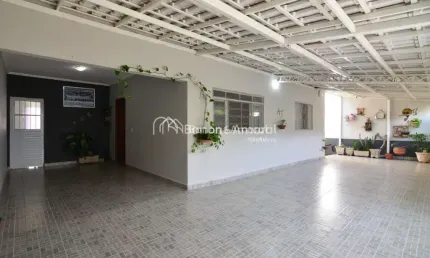 Casa à venda no bairro Jardim América em Paulínia/SP.