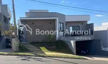 Moderno sobrado invertido em condomínio, com 3 suítes e 239m²