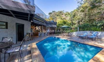&amp;#34;Casa de Alto Padrão em Condomínio Fechado com 4 Suítes e Lazer Completo em Valinhos/SP&amp;#34;