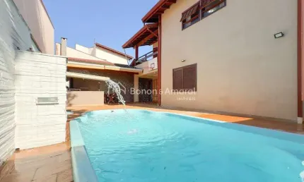 Amplo sobrado no condomínio clube Okinawa em Paulínia com terreno diferenciado - 4 quartos, suíte com closet, escritório, piscina, área gourmet, 4 vagas, ar-condicionado