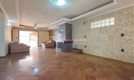 Sobrado espaçoso de esquina com terreno privilegiado no Condomínio Okinawa - Paulínia/SP