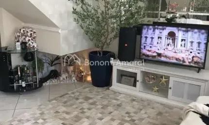 Casa à Venda em Condomínio na Região de Santa Genebra - Campinas