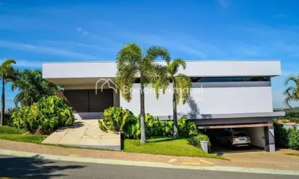 Casa térrea com 4 suítes no Mont Blanc Residence - Campinas/SP