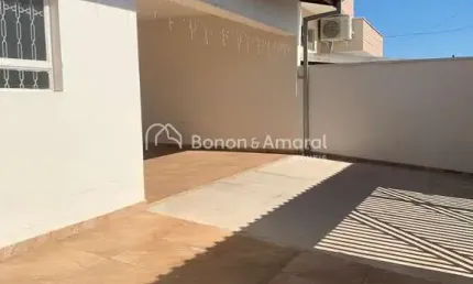 Casa térrea para locação com 3 quartos ( sendo 1 suíte) e edícula no Jardim Fortaleza, Paulínia
