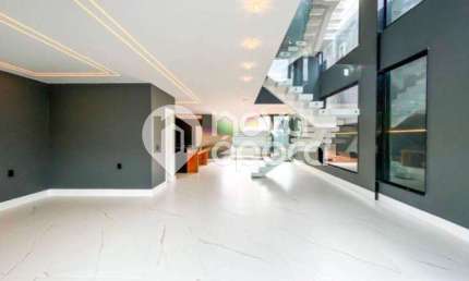 Recreio dos Bandeirantes | Casa 5 quartos, sendo 5 suites
