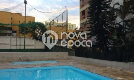 Apartamento tijuca, 2 quartos, varanda e vaga de garagem.