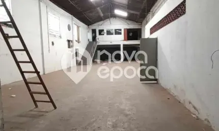 Barracão / Galpão / Depósito à venda na Rua Sargento Ferreira, Ramos, Rio de Janeiro