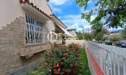 Casa com 3 quartos à venda na Rua Caetano da Silva, Cascadura, Rio de Janeiro